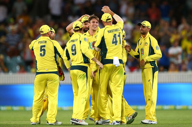 CANBERRA, AUSTRALIA - JANUARY 20:  Mitchell Marsh of Australia celebrates the final wicket with team mates during the Victoria Bitter One Day International match between Australia and India at Manuka Oval on January 20, 2016 in Canberra, Australia.  (Photo by Mark Nolan/Getty Images)