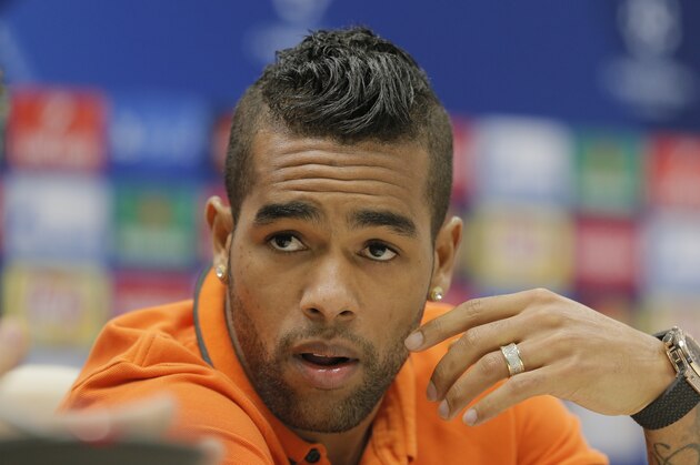 FC Shakhtar's Alex Teixeira attends a press conference at Arena Lviv stadium in Lviv, Western Ukraine, Tuesday, Sept. 29, 2015.   PSG and FC Shakhtar will play on Wednesday in Group A Champions League soccer match  in Lviv. (AP Photo/Efrem Lukatsky)