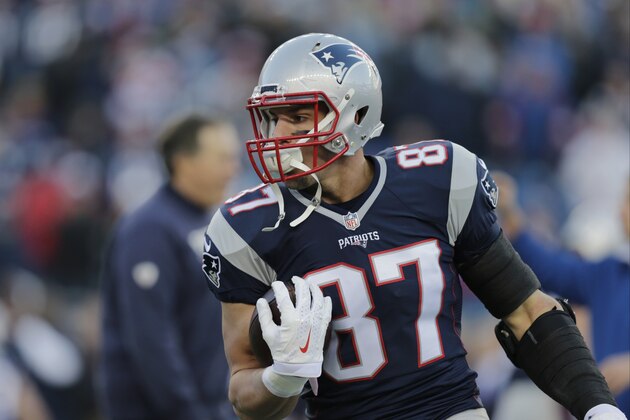New England Patriots tight end Rob Gronkowski warms up before an NFL divisional playoff football game against the Kansas City Chiefs, Saturday, Jan. 16, 2016, in Foxborough, Mass. (AP Photo/Charles Krupa)