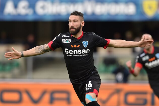 VERONA, ITALY - JANUARY 17:  Lorenzo Tonelli of Empoli FC celebrates a goal during the Serie A match between AC Chievo Verona and Empoli FC at Stadio Marc'Antonio Bentegodi on January 17, 2016 in Verona, Italy.  (Photo by Valerio Pennicino/Getty Images)