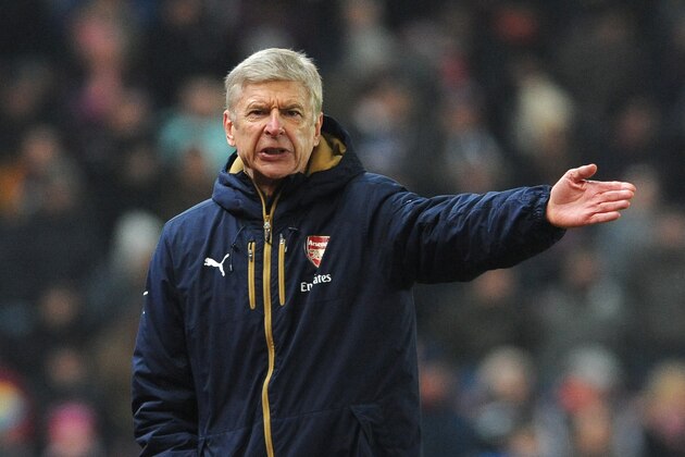 Arsenal manager Arsene Wenger during the English Premier League soccer match between Stoke City and Arsenal at the Britannia Stadium, Stoke on Trent, England, Sunday, Jan. 17, 2016. (AP Photo/Rui Vieira)