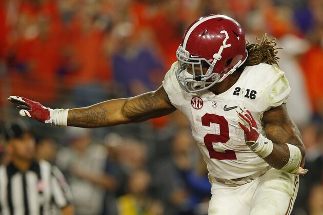 GLENDALE, AZ - JANUARY 11:  Derrick Henry #2 of the Alabama Crimson Tide celebrates after scoring a one yard touchdown in the fourth quarter against the Clemson Tigers during the 2016 College Football Playoff National Championship Game at University of Phoenix Stadium on January 11, 2016 in Glendale, Arizona.  (Photo by Kevin C. Cox/Getty Images)