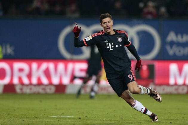 HAMBURG, GERMANY - JANUARY 22: Robert Lewandowski of Munich celebrates after scoring their second goal during the Bundesliga match between Hamburger SV and FC Bayern Muenchen at Volksparkstadion on January 22, 2016 in Hamburg, Germany. (Photo by Oliver Hardt/Getty Images) HAMBURG, GERMANY - JANUARY 22: Robert Lewandowski of Munich celebrates after scoring their second goal during the Bundesliga match between Hamburger SV and FC Bayern Muenchen at Volksparkstadion on January 22, 2016 in Hamburg, Germany. (Photo by Oliver Hardt/Getty Images)