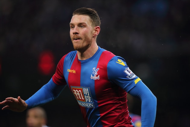 MANCHESTER, ENGLAND - JANUARY 16:  Connor Wickham of Crystal Palace during the Barclays Premier League match between Manchester City and Crystal Palace at the Etihad Stadium on January 16, 2016 in Manchester, England.  (Photo by Matthew Ashton - AMA/Getty Images)