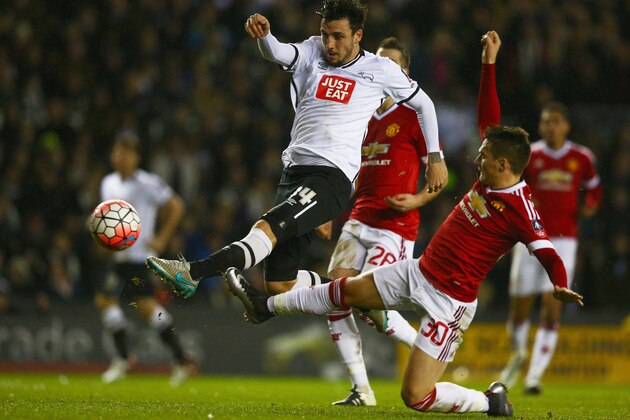 DERBY, ENGLAND - JANUARY 29:  George Thorne of Derby County beats Guilermo Varela of Manchester United to score their first and equalising goal during the Emirates FA Cup fourth round match between Derby County and Manchester United at iPro Stadium on January 29, 2016 in Derby, England.  (Photo by Clive Mason/Getty Images)