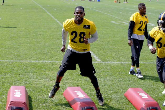 Pittsburgh Steelers cornerback Cortez Allen (28) goes through agility drills during an NFL football organized team activity, Thursday, May 28, 2015 in Pittsburgh. Allen started the 2014 season with a big pay raise but he ended up injured and is now working his way back into the starting lineup. (AP Photo/Keith Srakocic) Pittsburgh Steelers cornerback Cortez Allen (28) goes through agility drills during an NFL football organized team activity, Thursday, May 28, 2015 in Pittsburgh. Allen started the 2014 season with a big pay raise but he ended up injured and is now working his way back into the starting lineup. (AP Photo/Keith Srakocic)