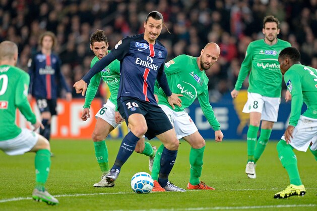 PARIS, FRANCE - DECEMBER 16: Zlatan Ibrahimovic of Paris Saint-Germain controls the ball during the French League Cup game between Paris Saint-Germain and AS Saint Etienne at Parc des Princes on December 16, 2015 in Paris, France. (Photo by Aurelien Meunier/Getty Images)