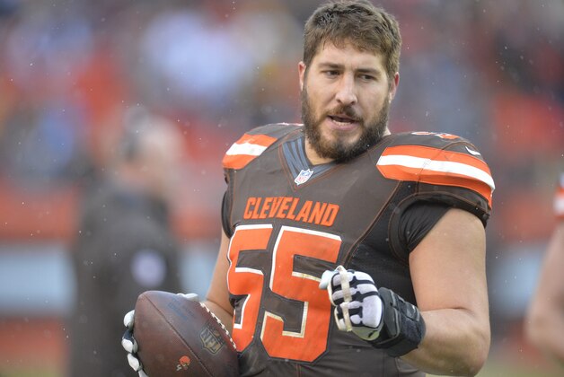 Cleveland Browns center Alex Mack stands on the sideline during an NFL football game between the Pittsburgh Steelers and the Browns, Sunday, Jan. 3, 2016, in Cleveland. The Steelers won 28-12. (AP Photo/David Richard)