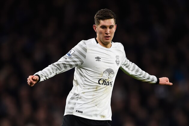 LONDON, ENGLAND - JANUARY 16:  John Stones of Everton in action during the Barclays Premier League match between Chelsea and Everton at Stamford Bridge on January 16, 2016 in London, England.  (Photo by Mike Hewitt/Getty Images)