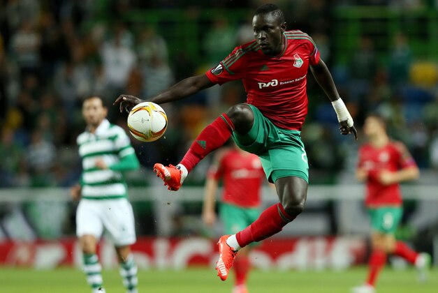 Lokomotiv’s Baye Oumar Niasse controls the ball during the Europa League group H  soccer match between Sporting CP and Lokomotiv Moscow at the Alvalade stadium in Lisbon Thursday, Sept. 17, 2015. (AP Photo/Steven Governo)