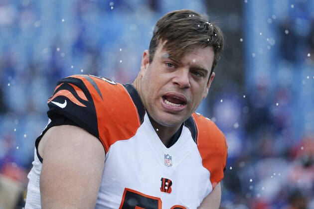 Cincinnati Bengals tackle Eric Winston (73) warms up before an NFL football game against the Buffalo Bills on Sunday, Oct. 18, 2015, in Orchard Park, N.Y. (AP Photo/Bill Wippert)