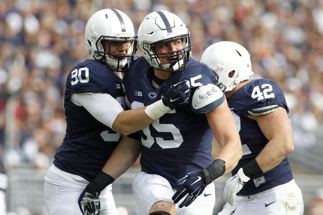 STATE COLLEGE, PA - OCTOBER 31:  Carl Nassib #95 of the Penn State Nittany Lions in action during the game against the Illinois Fighting Illini on October 31, 2015 at Beaver Stadium in State College, Pennsylvania.  (Photo by Justin K. Aller/Getty Images)