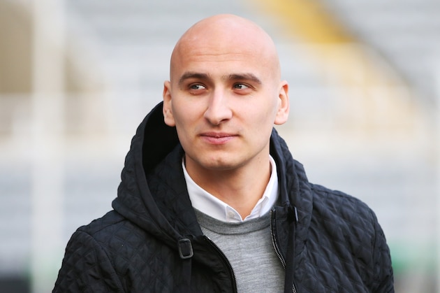 NEWCASTLE UPON TYNE, ENGLAND - JANUARY 16:  New signing Jonjo Shelvey of Newcastle United arrives at the stadium prior to the Barclays Premier League match between Newcastle United and West Ham United at St. James' Park on January 16, 2016 in Newcastle, England.  (Photo by Ian MacNicol/Getty Images)