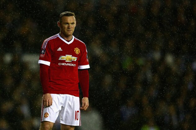 DERBY, ENGLAND - JANUARY 29:  Wayne Rooney of Manchester United in action during the Emirates FA Cup fourth round match between Derby County and Manchester United at Pride Park Stadium on January 29, 2016 in Derby, England.  (Photo by Clive Mason/Getty Images)