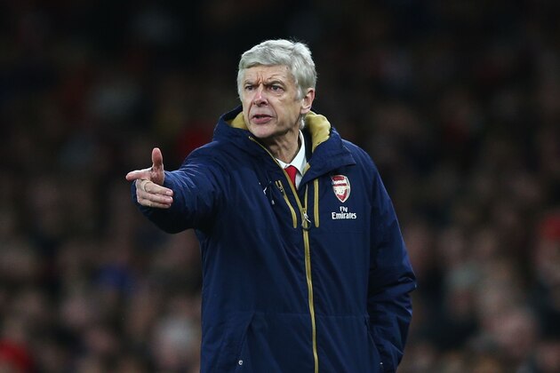 LONDON, ENGLAND - FEBRUARY 02:  Arsene Wenger Manager of Arsenal gestures during the Barclays Premier League match between Arsenal and Southampton at the Emirates Stadium on February 2, 2016 in London, England.  (Photo by Paul Gilham/Getty Images)