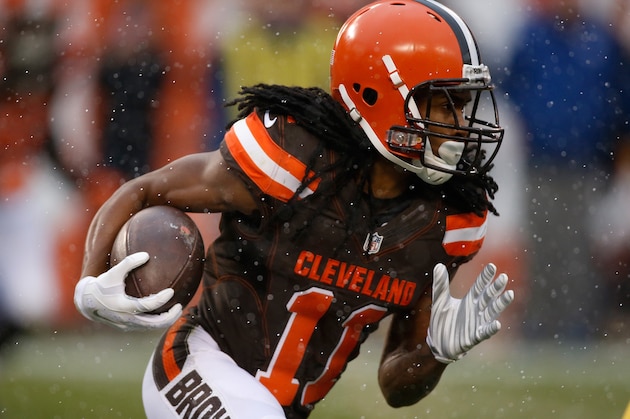 CLEVELAND, OH - JANUARY 3:  Travis Benjamin #11 of the Cleveland Browns carries the ball against the Pittsburgh Steelers at FirstEnergy Stadium on January 3, 2016 in Cleveland, Ohio.  (Photo by Gregory Shamus/Getty Images)