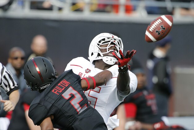 Jan 2, 2016; Orlando, FL, USA; Team Highlight wide receiver Tyrie Cleveland reaches for the pass over Team Armour corner back Kristian Fulton (2) during the first half of the 2016 Under Armour All-American Game at Orlando Citrus Bowl. Mandatory Credit: Reinhold Matay-USA TODAY Sports