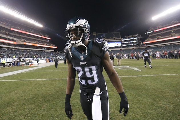 Philadelphia Eagles' DeMarco Murray walks off the field after an NFL football game against the Arizona Cardinals, Sunday, Dec. 20, 2015, in Philadelphia. Arizona won 40-17. (AP Photo/Michael Perez)