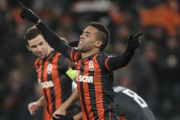 Alex Teixeira of FC Shakhtar Donetsk celebrates his  goal during their UEFA Champions League group A soccer match against Real Sociedad at Donbas Arena stadium in Donetsk, Ukraine, Wednesday, Nov. 27, 2013. (AP Photo/Efrem Lukatsky)