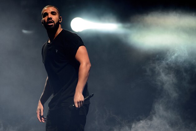 Canadian singer Drake performs on the main stage at Wireless festival in Finsbury Park, London, Sunday, June 28, 2015. (Photo by Jonathan Short/Invision/AP)