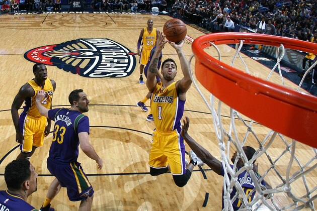 NEW ORLEANS, LA - FEBRUARY 4:  D'Angelo Russell #1 of the Los Angeles Lakers shoots against the New Orleans Pelicans on February 4, 2016 at the Smoothie King Center in New Orleans, Louisiana. NOTE TO USER: User expressly acknowledges and agrees that, by downloading and or using this Photograph, user is consenting to the terms and conditions of the Getty Images License Agreement. Mandatory Copyright Notice: Copyright 2016 NBAE (Photo by Layne Murdoch/NBAE via Getty Images)