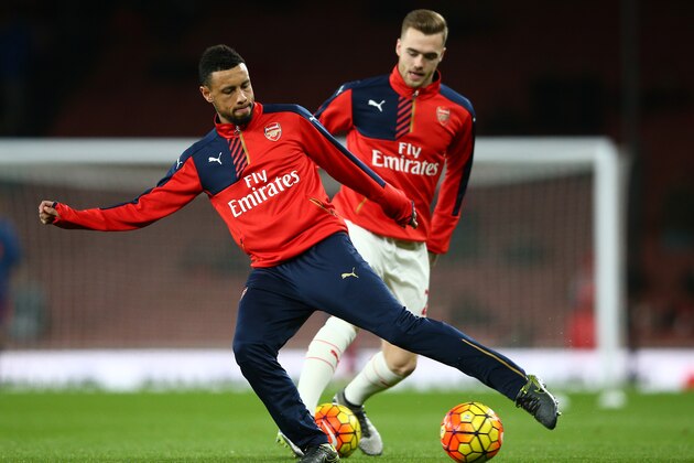 LONDON, ENGLAND - FEBRUARY 02:  Francis Coquelin of Arsenal warms up prior to the Barclays Premier League match between Arsenal and Southampton at the Emirates Stadium on February 2, 2016 in London, England.  (Photo by Paul Gilham/Getty Images)