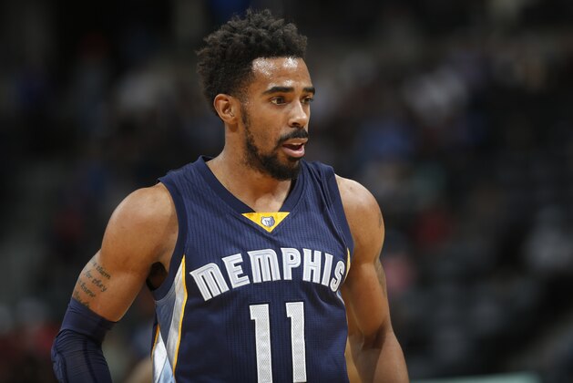 Memphis Grizzlies guard Mike Conley (11) in the first half of an NBA basketball game Thursday, Jan. 21, 2016, in Denver (AP Photo/David Zalubowski)