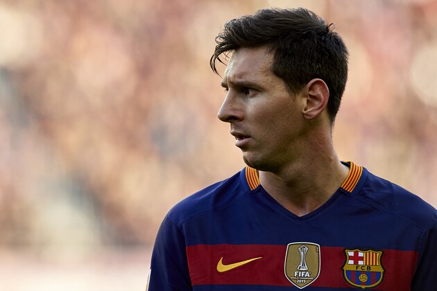 BARCELONA, SPAIN - JANUARY 30:  Lionel Messi of Barcelona looks on during the La Liga match between FC Barcelona and Atletico de Madrid at Camp Nou on January 30, 2016 in Barcelona, Spain.  (Photo by Manuel Queimadelos Alonso/Getty Images)