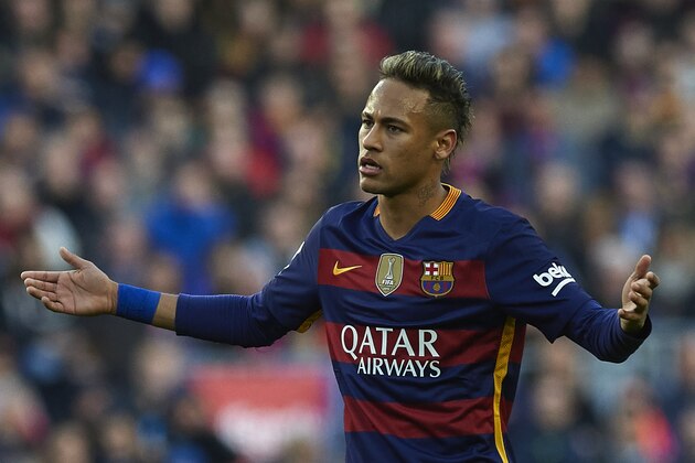 BARCELONA, SPAIN - JANUARY 30:  Neymar JR of Barcelona reacts during the La Liga match between FC Barcelona and Atletico de Madrid at Camp Nou on January 30, 2016 in Barcelona, Spain.  (Photo by Manuel Queimadelos Alonso/Getty Images)