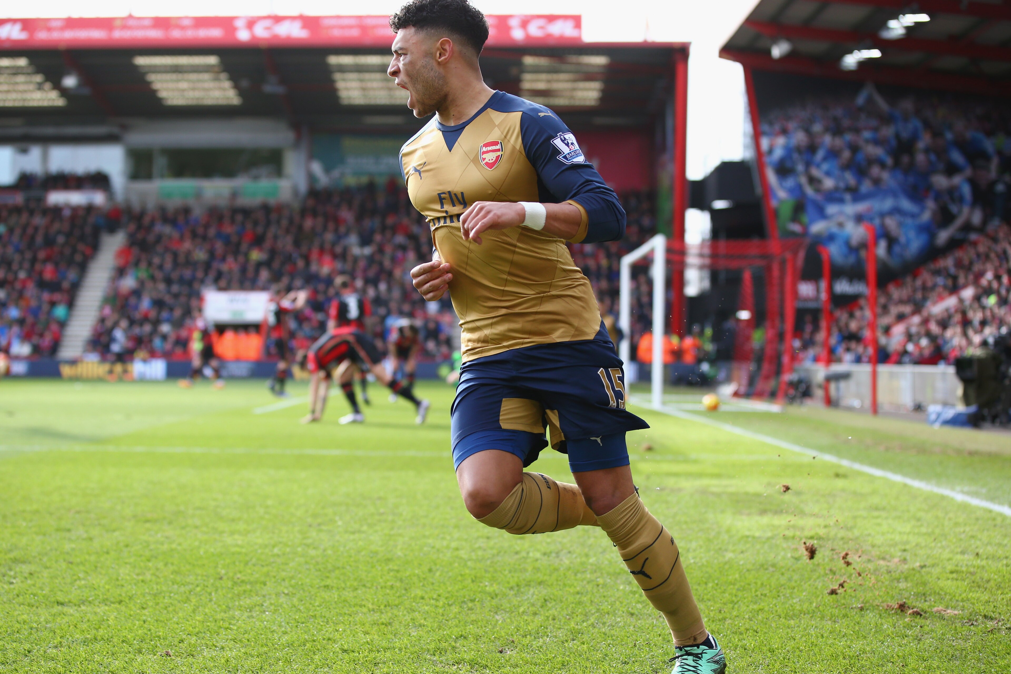 BOURNEMOUTH, ENGLAND - FEBRUARY 07:  Alex Oxlade-Chamberlain of Arsenal celebrates as he scores their second goal during the Barclays Premier League match between A.F.C. Bournemouth and Arsenal at the Vitality Stadium on February 7, 2016 in Bournemouth, England.  (Photo by Matthew Lewis/Getty Images)