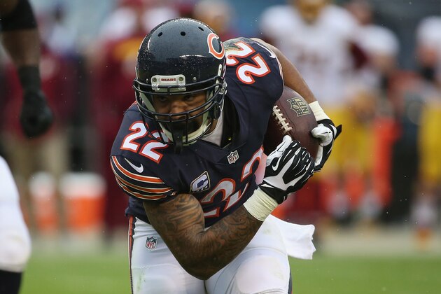 CHICAGO, IL - DECEMBER 13:  Matt Forte #22 of the Chicago Bears runs the ball in the third quarter against the Washington Redskins at Soldier Field on December 13, 2015 in Chicago, Illinois. (Photo by Jonathan Daniel/Getty Images)