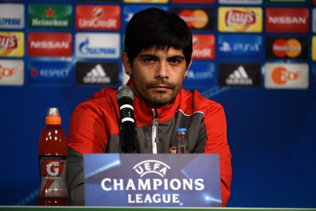 Sevilla´s Argentinian midfielder Ever Banega adresses a press conference on the eve of the Group D, second-leg UEFA Champions League football match Borussia Moenchengladbach vs FC Sevilla in Moenchengladbach, western Germany on November 24, 2015. AFP PHOTO / PATRIK STOLLARZ / AFP / PATRIK STOLLARZ        (Photo credit should read PATRIK STOLLARZ/AFP/Getty Images)