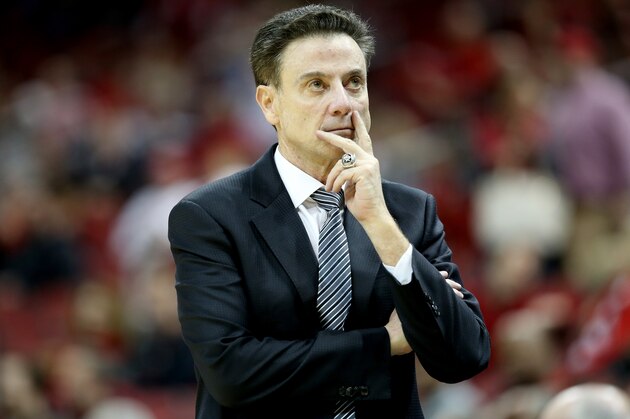 LOUISVILLE, KY - JANUARY 20:  Rick Pitino the head coach of the Louisville Cardinals gives instructions to his team against the Florida State Seminoles at KFC YUM! Center on January 20, 2016 in Louisville, Kentucky.  (Photo by Andy Lyons/Getty Images)