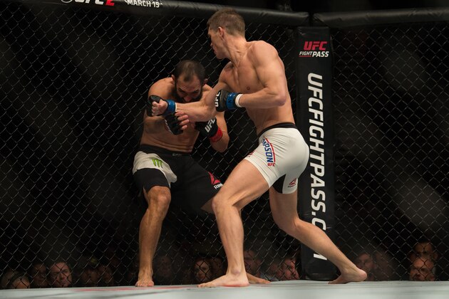LAS VEGAS, NEVADA - FEBRUARY 06:   (R-L) Stephen Thompson punches Johny Hendricks in their welterweight bout during the UFC Fight Night Las Vegas: Hendricks vs Thompson event inside MGM Grand Garden Arena on February 6, 2016 in Las Vegas Nevada. (Photo by Brandon Magnus/Zuffa LLC/Zuffa LLC via Getty Images)
