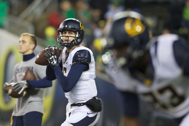 Nov 7, 2015; Eugene, OR, USA; California Golden Bears quarterback Jared Goff (16) throws the ball before the game against the Oregon Ducks at Autzen Stadium. Mandatory Credit: Scott Olmos-USA TODAY Sports
