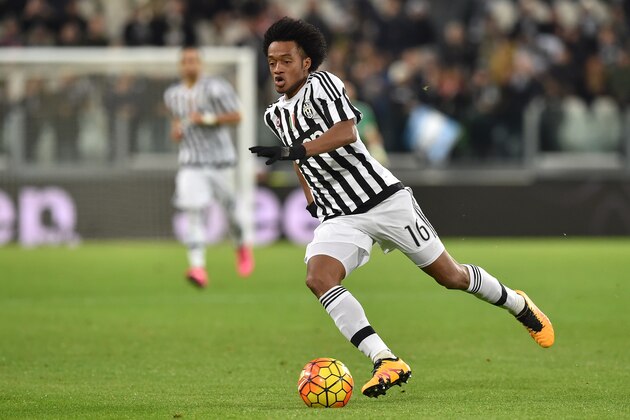 TURIN, ITALY - FEBRUARY 03:  Juan Cuadrado of Juventus FC in action during the Serie A match between Juventus FC and Genoa CFC at Juventus Arena on February 3, 2016 in Turin, Italy.  (Photo by Valerio Pennicino/Getty Images)