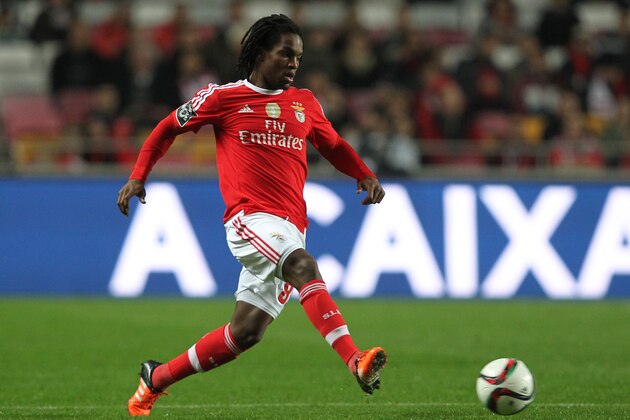 LISBON, PORTUGAL - JANUARY 6: Benfica's midfielder Renato Sanches during the match between SL Benfica and CS Maritimo at Estadio da Luz on January 6, 2015 in Lisbon, Portugal.  (Photo by Carlos Rodrigues/Getty Images)