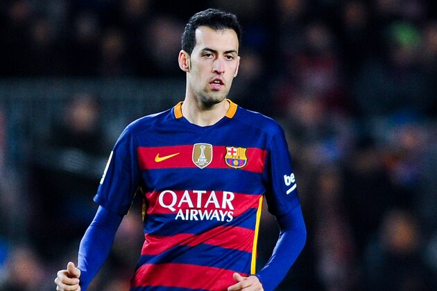 BARCELONA, SPAIN - JANUARY 17:  Sergio Busquets of FC Barcelona during the La Liga match between FC Barcelona and Athletic Club de Bilbao  at Camp Nou on January 17, 2016 in Barcelona, Spain.  (Photo by David Ramos/Getty Images)