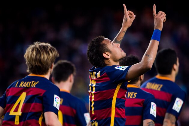 BARCELONA, SPAIN - JANUARY 09:  Neymar Santos Jr of FC Barcelona celebrates after scoring his team's fourth goal during the La Liga match between FC Barcelona and Granada CF at Camp Nou on January 9, 2016 in Barcelona, Spain.  (Photo by Alex Caparros/Getty Images)