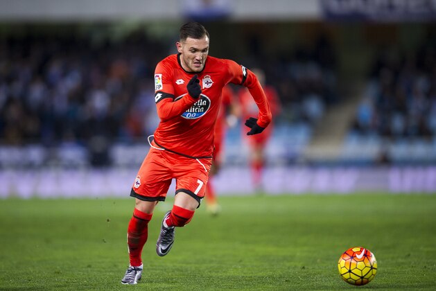 SAN SEBASTIAN, SPAIN - JANUARY 16:  Lucas Perez of Deportivo La Coruna controls the ball during the La Liga match between Real Sociedad de Futbol and RC Deportivo La Coruna at Estadio Anoeta on January 16, 2016 in San Sebastian, Spain.  (Photo by Juan Manuel Serrano Arce/Getty Images)