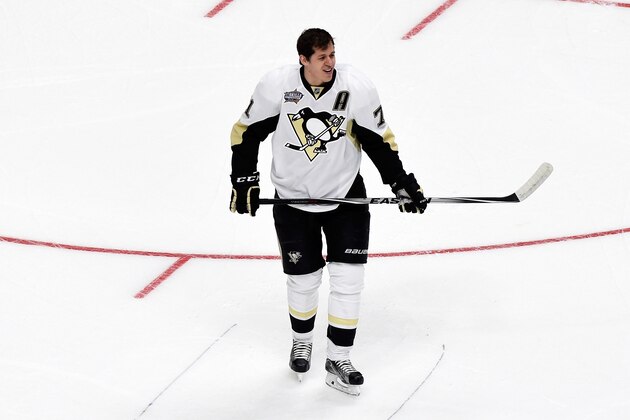 NASHVILLE, TN - JANUARY 30:  Evgeni Malkin #71 of the Pittsburgh Penguins reacts in the DraftKings NHL Accuracy Shooting during the 2016 Honda NHL All-Star Skill Competition at Bridgestone Arena on January 30, 2016 in Nashville, Tennessee.  (Photo by Sanford Myers/Getty Images)