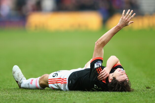 SUNDERLAND, ENGLAND - FEBRUARY 13: Matteo Darmian of Manchester United lies injured during the Barclays Premier League match between Sunderland and Manchester United at the Stadium of Light on February 13, 2016 in Sunderland, England.  (Photo by Clive Brunskill/Getty Images)