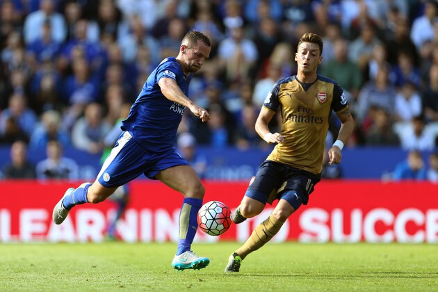 LEICESTER, ENGLAND - SEPTEMBER 26:  Daniel Drinkwater of Leicester City and Mesut Ozil of Arsenal during the Barclays Premier League match between Leicester City and Arsenal at The King Power Stadium on September 26, 2015 in Leicester, United Kingdom.  (Photo by Catherine Ivill - AMA/Getty Images)