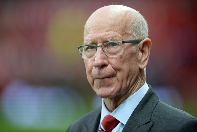 Former Manchester United player Sir Bobby Charlton prepares to watch the English Premier League football match between Manchester United and Norwich City at Old Trafford in Manchester, north west England on December 19, 2015.  / AFP / OLI SCARFF        (Photo credit should read OLI SCARFF/AFP/Getty Images)
