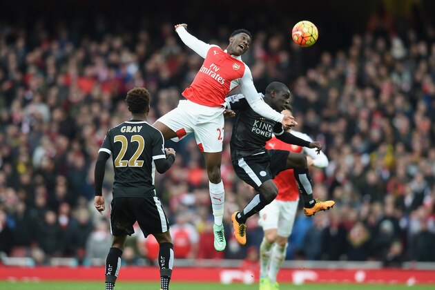 LONDON, ENGLAND - FEBRUARY 14:  Danny Welbeck of Arsenal and N'golo Kante in action during the Barclays Premier League match between Arsenal and Leicester City at the Emirates Stadium.  (Photo by Michael Regan/Getty Images)