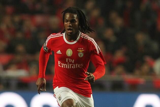 LISBON, PORTUGAL - FEBRUARY 12: Benfica's midfielder Renato Sanches during the match between SL Benfica and FC Porto for the portuguese Primeira Liga at Estadio da Luz on February 12, 2016 in Lisbon, Portugal. (Photo by Carlos Rodrigues/Getty Images)