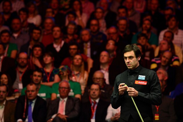 LONDON, ENGLAND - JANUARY 17:  Ronnie O'Sullivan of England looks on during the Final match against Barry Hawkins of England during Day Eight of The Dafabet Masters at Alexandra Palace on January 17, 2016 in London, England.  (Photo by Dan Mullan/Getty Images)
