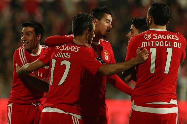 LISBON, PORTUGAL - FEBRUARY 5:  SL Benfica's forward from Brazil Jonas celebrates with teammates after scoring a goal during the Primeira Liga match between Os Belenenses and SL Benfica at Estadio do Restelo on February 5, 2016 in Lisbon, Portugal.  (Photo by Gualter Fatia/Getty Images)