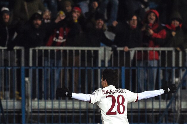 AC Milan's midfielder from Italy Giacomo Bonaventura celebrates after scoring a goal during the Italian Serie A football match between Empoli and AC Milan, on January 23, 2016 at the Empoli's Carlo Castellani stadium.   / AFP / ANDREAS SOLARO        (Photo credit should read ANDREAS SOLARO/AFP/Getty Images)
