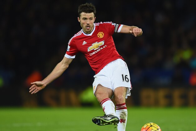 LEICESTER, ENGLAND - NOVEMBER 28:  Micahel Carrick of Manchester United in action during the Barclays Premier League match between Leicester City and Manchester United at The King Power Stadium on November 28, 2015 in Leicester, England.  (Photo by Laurence Griffiths/Getty Images)